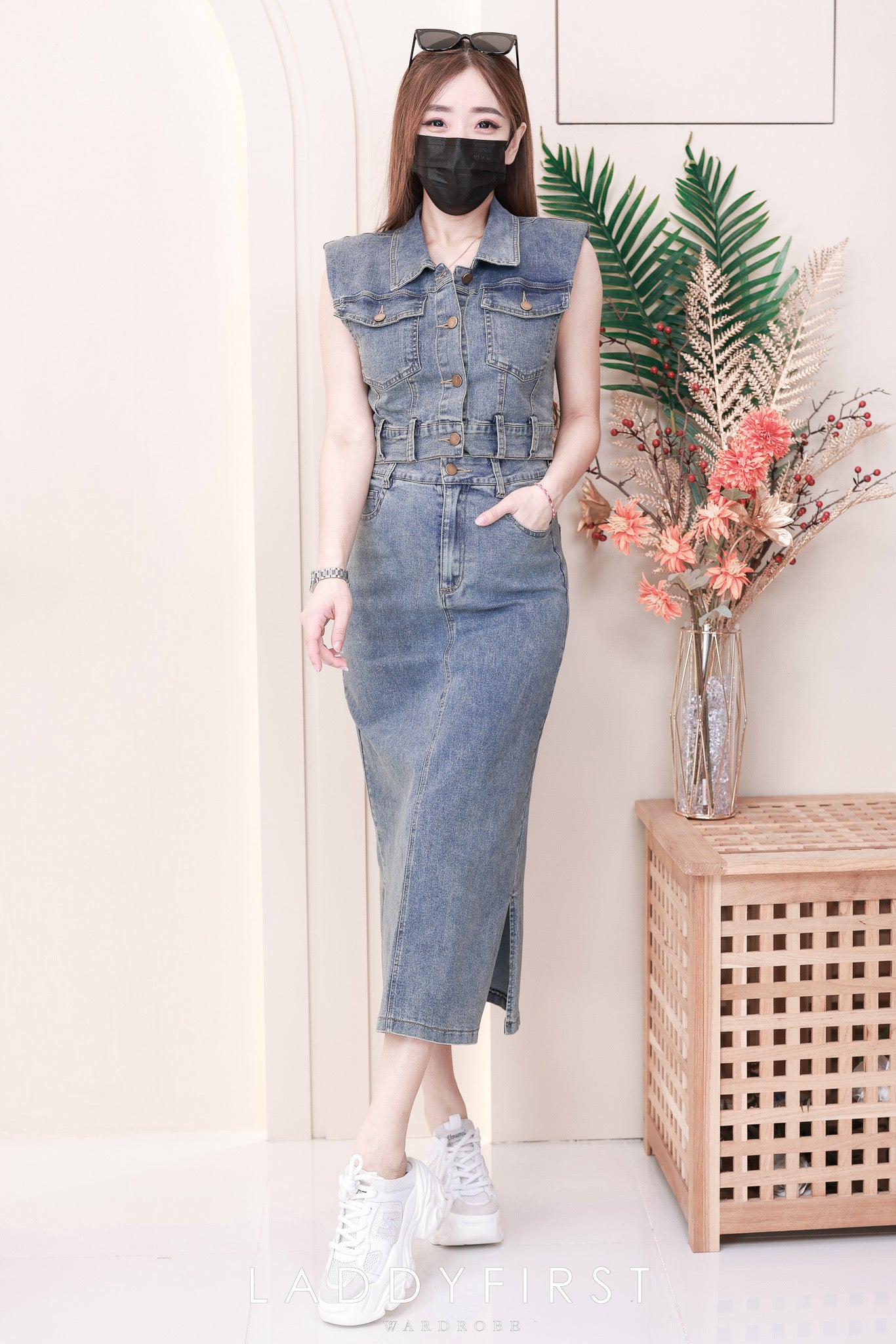 【SS3432】【独家小圆饼】高品质两件式韩版简约COTTON JEANS牛仔套装 带肩垫翻领无袖马甲上衣➕中长款牛仔高腰裙子，有口袋 ❤️❤️