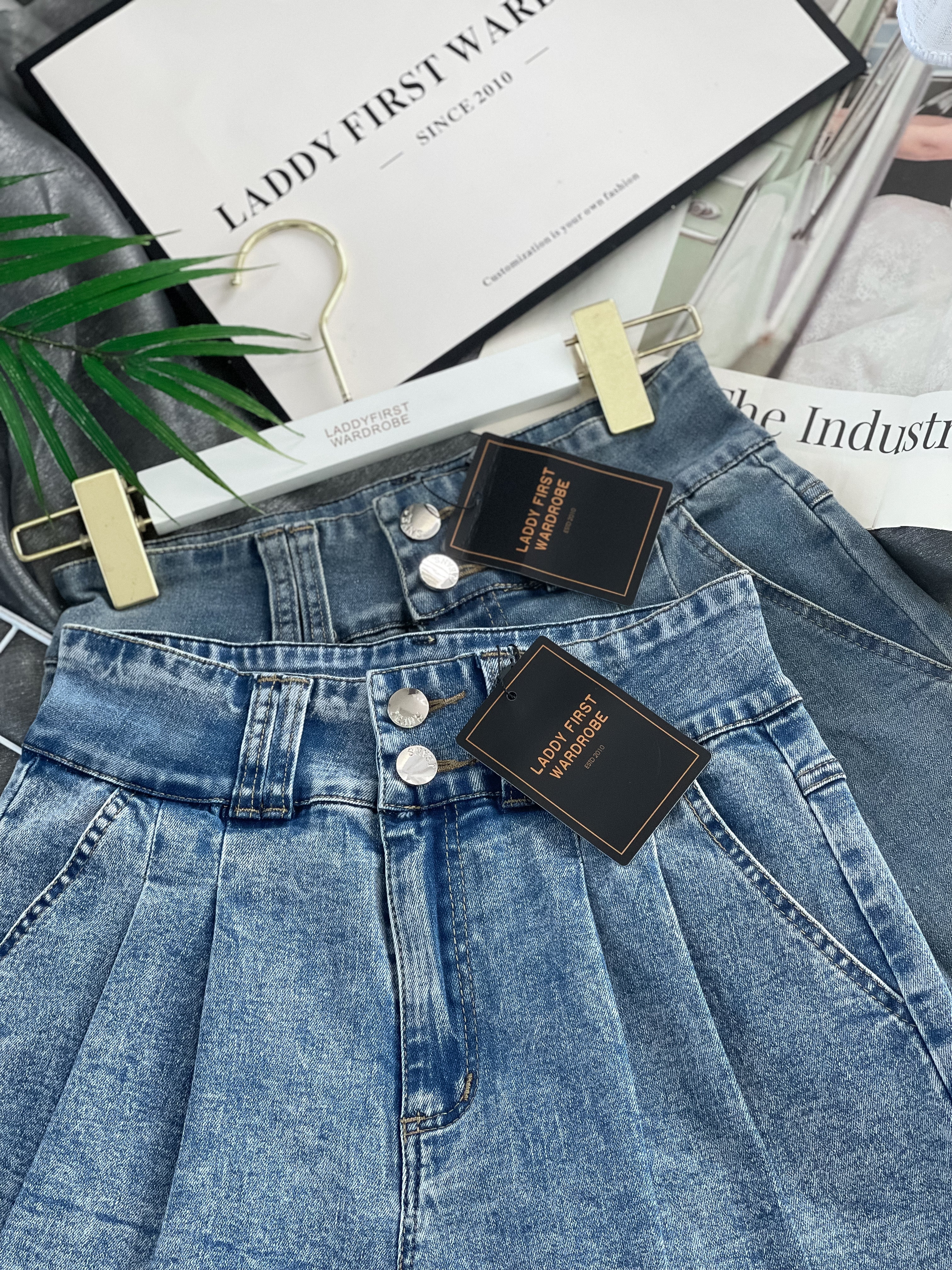 【S3439】【独家小圆饼】高品质COTTON JEANS牛仔弹力百褶设计牛仔高腰百搭短裤，有口袋 ❤️❤️