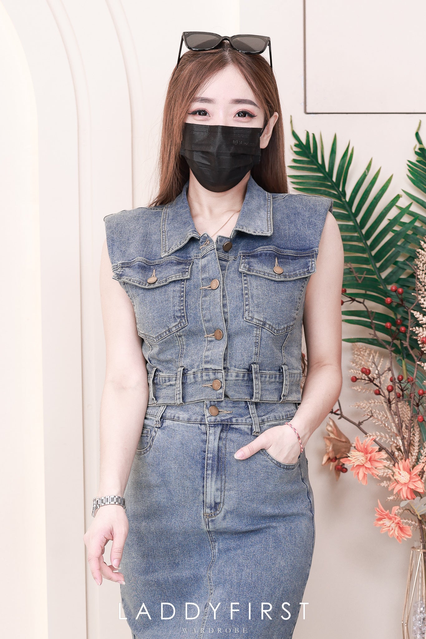 【SS3432】【独家小圆饼】高品质两件式韩版简约COTTON JEANS牛仔套装 带肩垫翻领无袖马甲上衣➕中长款牛仔高腰裙子，有口袋 ❤️❤️