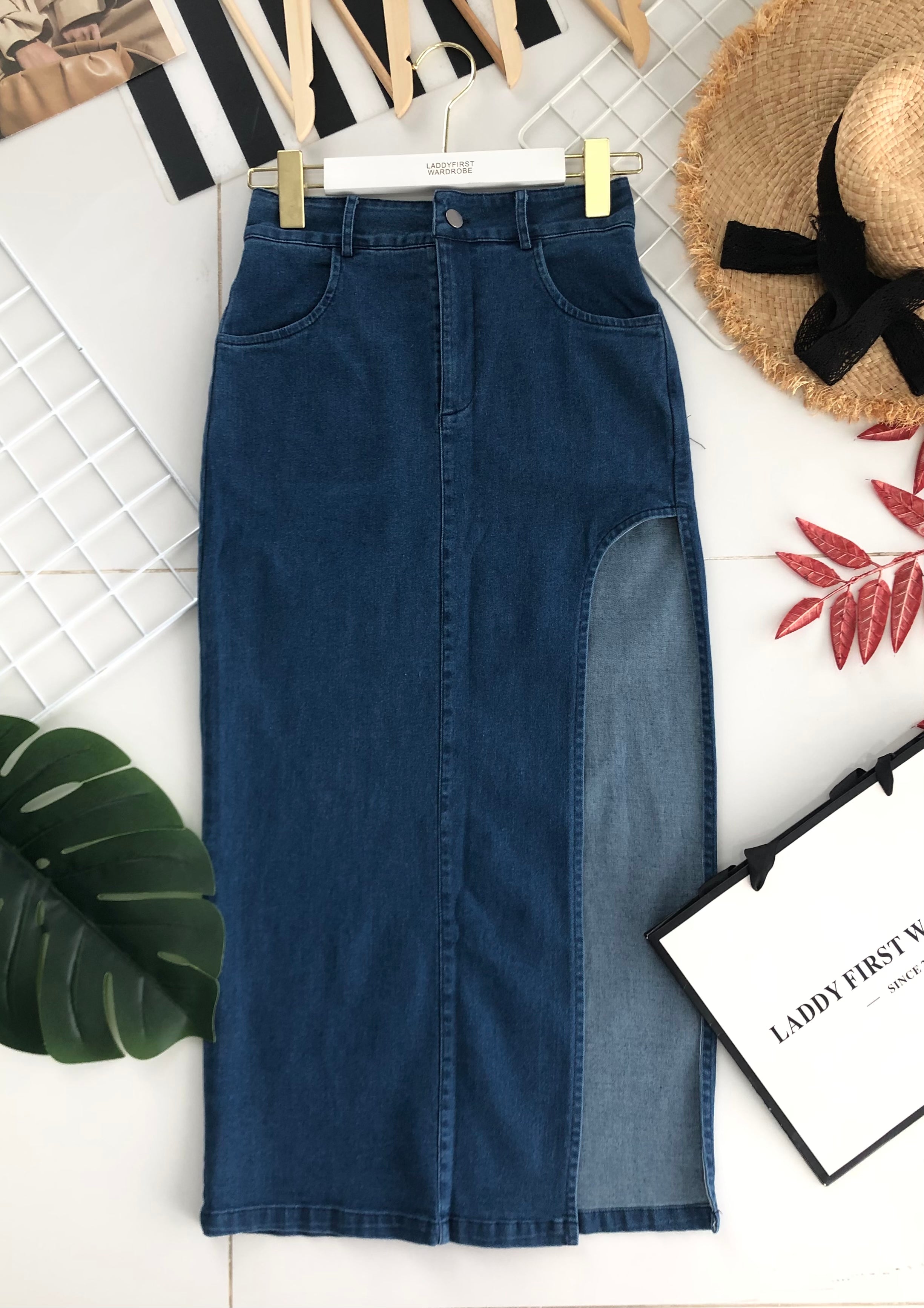 【L19027】高品质COTTON JEANS牛仔弹力韩版开叉设计高腰八分裙子，有口袋 ❤️❤️